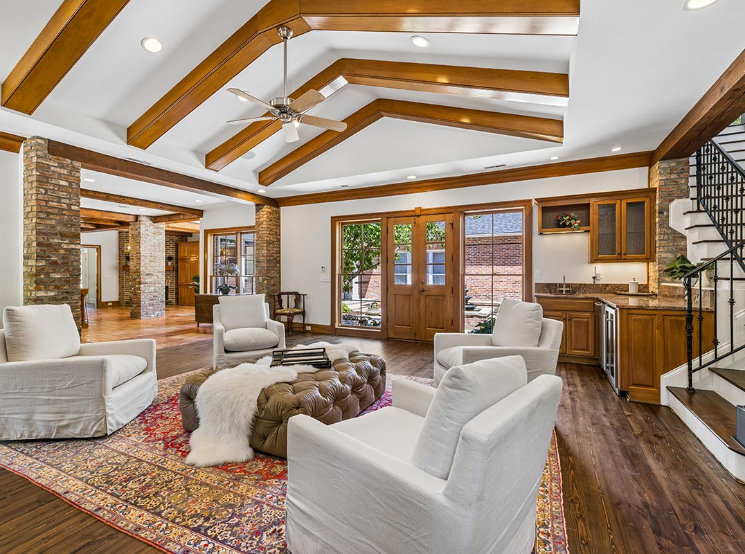 A STUDY IN SOUTHERN ELEGANCE: An Exceptional Louisiana Raised Cottage